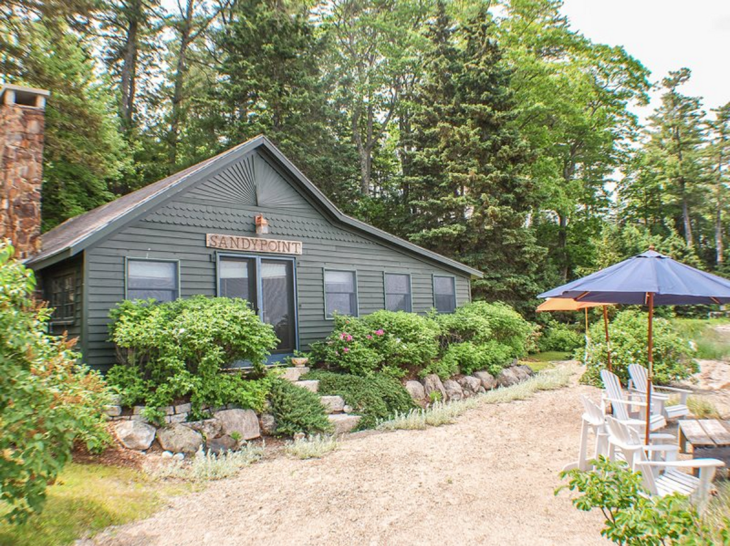 Coastal Maine rental homes and rental cottages near Belfast, Maine
