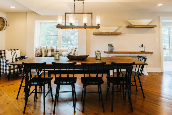 beach house dining room